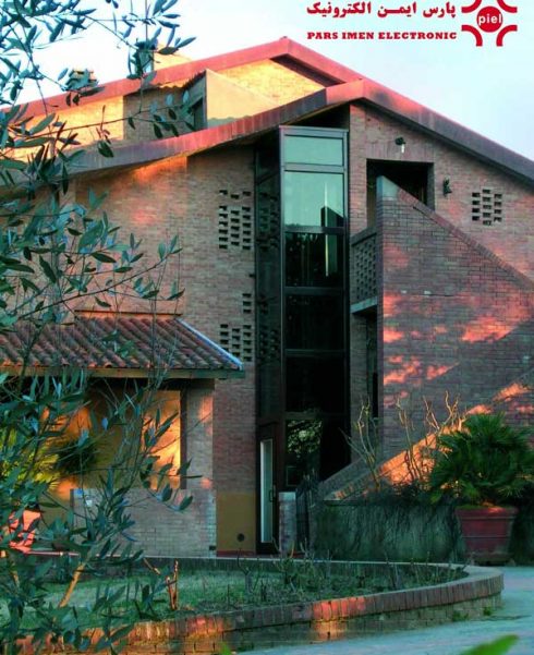 آسانسور-هیدرولیکی-ساختمانی