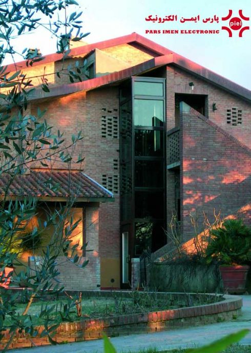 آسانسور-هیدرولیکی-ساختمانی