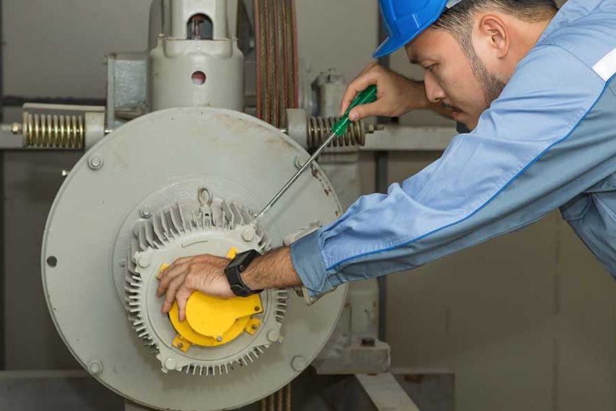 نشانه-های-خرابی-آسانسور-را-بشناسید